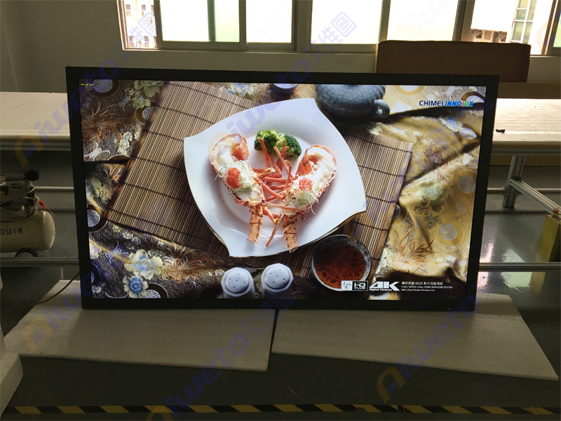 12臺(tái)84寸高清液晶顯示屏應(yīng)用北京某家具公司展廳